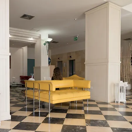 Catalunya Hotel 4*